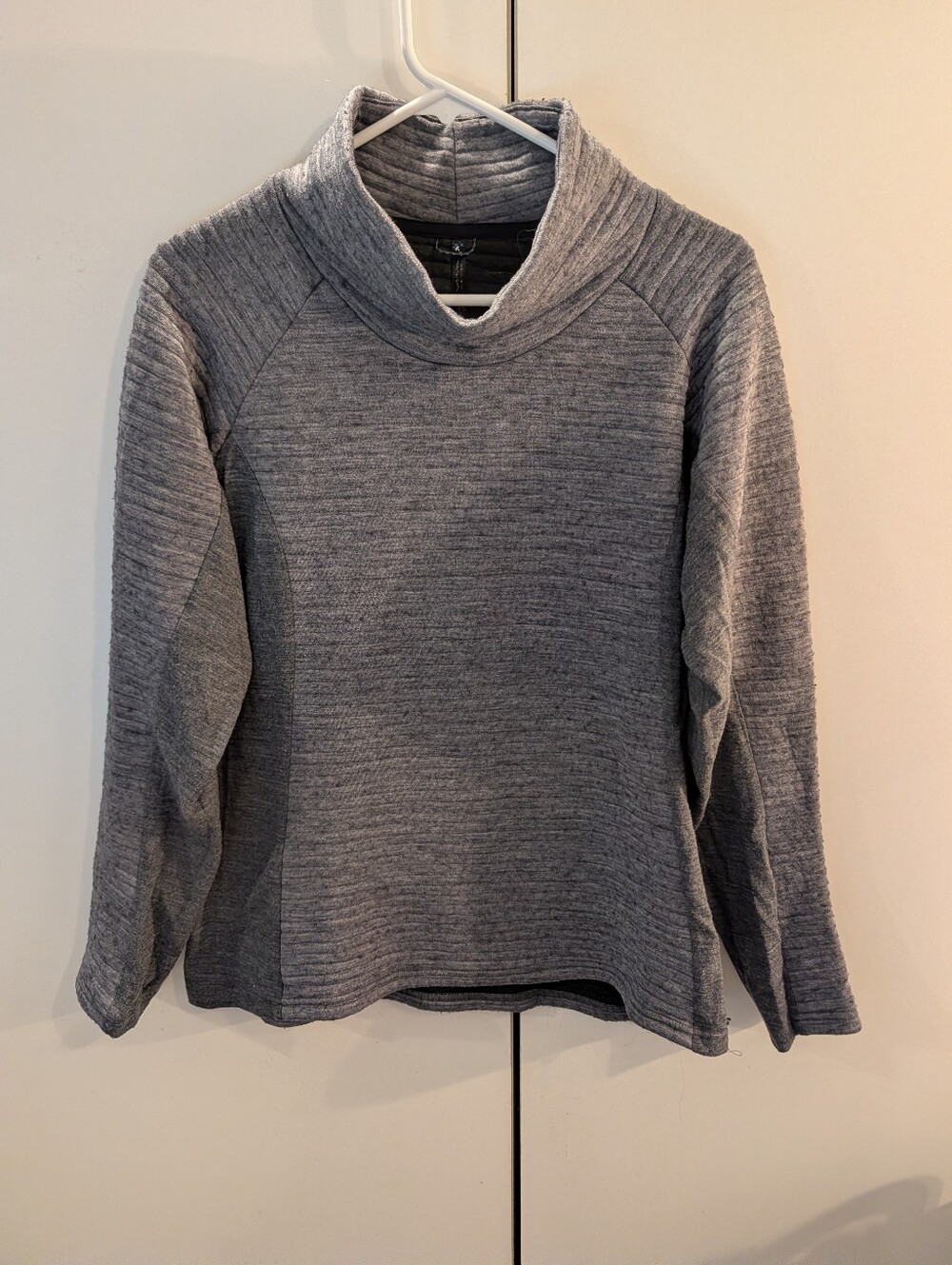 Kuhl Woman's Large Cozy Gray Funnel Neck Women's Sweater